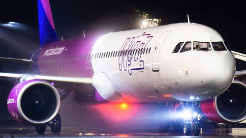 Wizzair anulează o grămadă de zbouri din România. Mii de pasageri sunt afectați