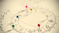 Horoscop de weekend. De sâmbătă 3 zodii primesc o mare șansă toate problemele dispar