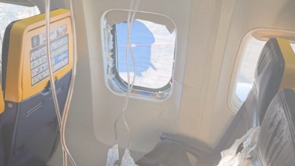 Mărturia pasagerului aspirat pe geamul unui avion Ryanair. Este ireal ce a putut face echipajul