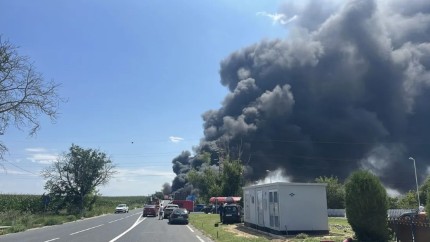 Arde totul în jur. Autoritățile acționează disperate