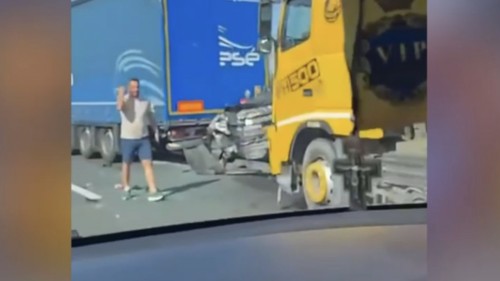 Alertă pe Autostrada A0 Accident grav cu două camioane și o mașină la Ciorogârla traficul este complet blocat