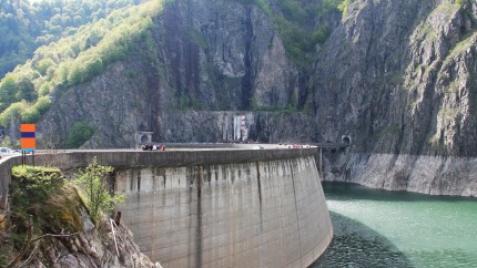 Am primit mesaj de la furnizorul de energie cât va costa curentul din octombrie după problemele de la Cernavodă