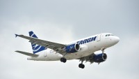 Motorul unui avion TAROM cu 170 de pasageri a cedat în zbor