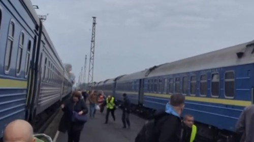 O dronă a căzut peste un tren de pasageri