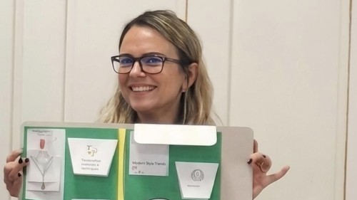 De la vânzări la catedră la 34 de ani Cristina Ciungu