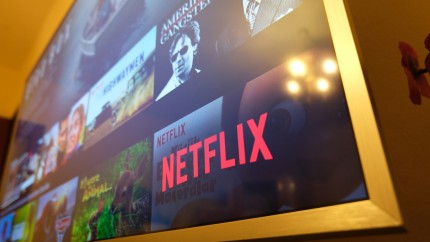 Un nou serial Netflix fenomen. A ajuns pe locul 1 imediat după lansare